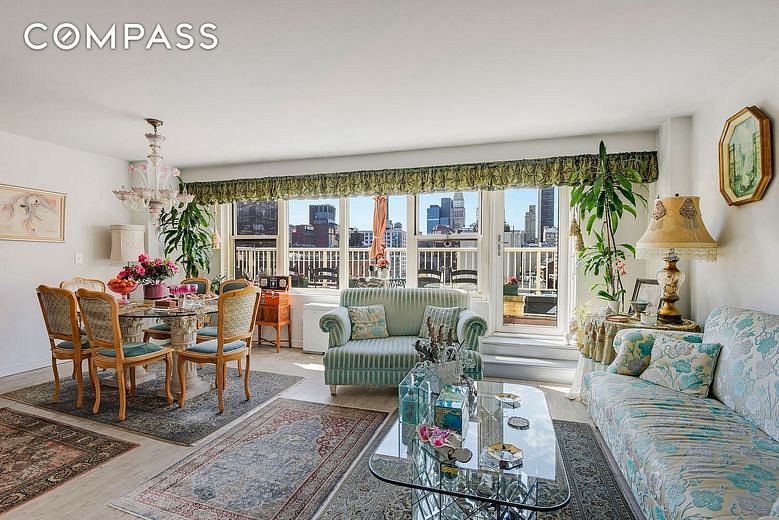305 East 24th Street #18C