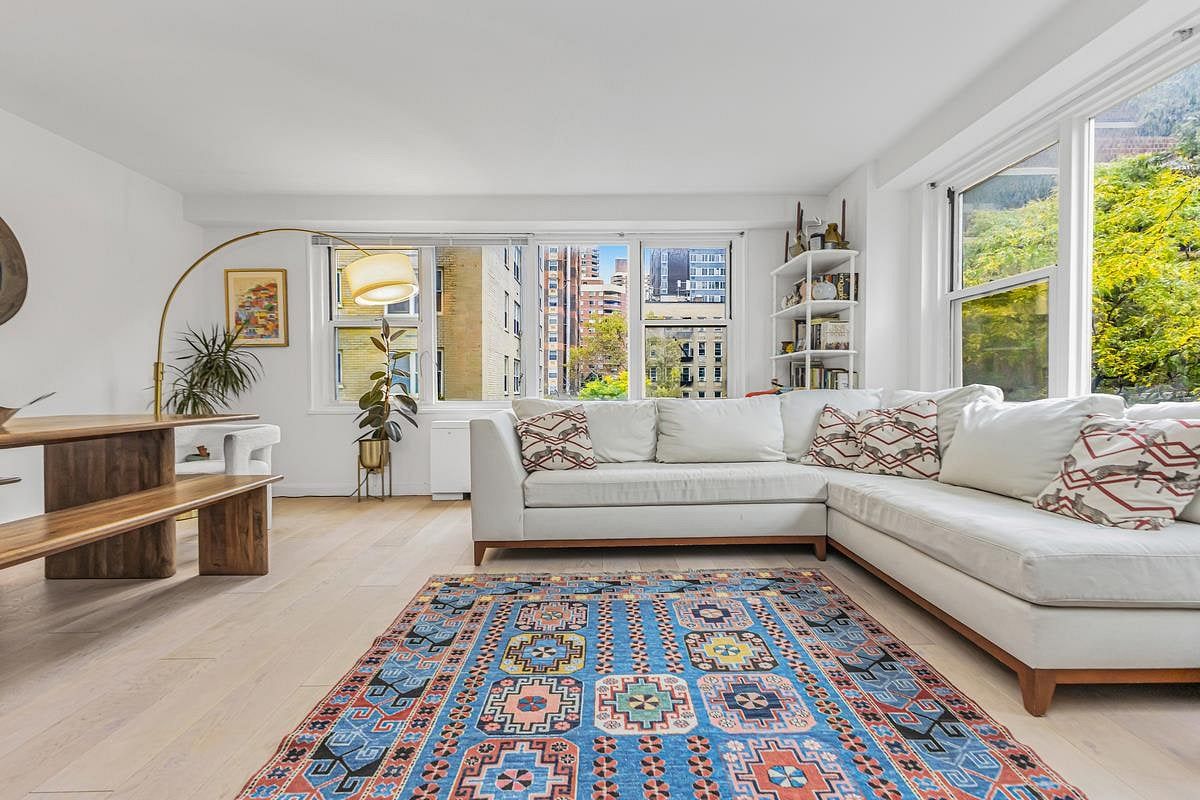 305 East 24th Street #4P