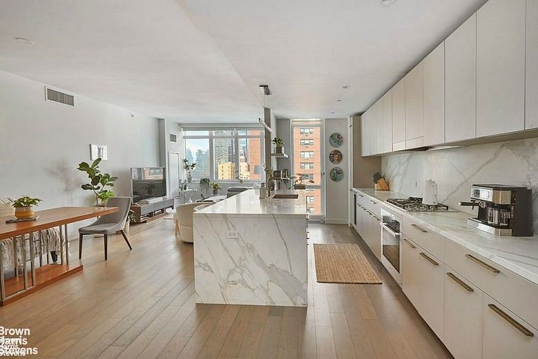 305 East 51st Street #7D