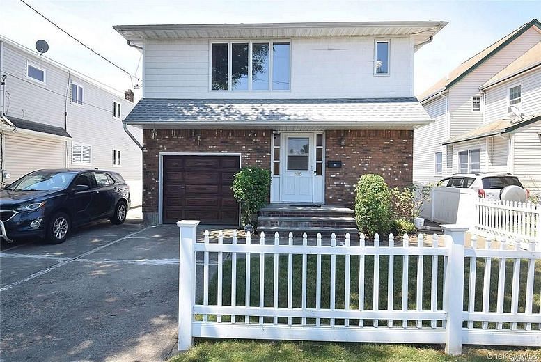 305 S 10th Street