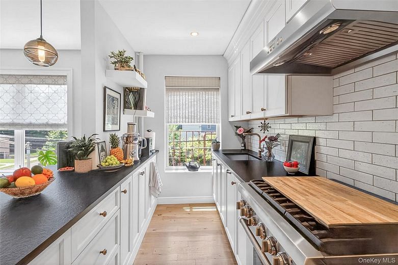 305 Sixth Avenue #2E