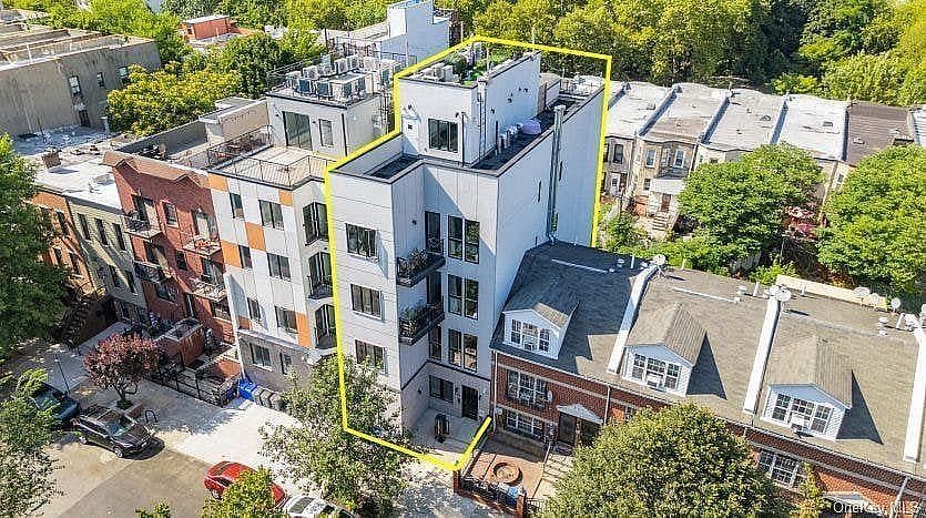 305 Sumpter Street