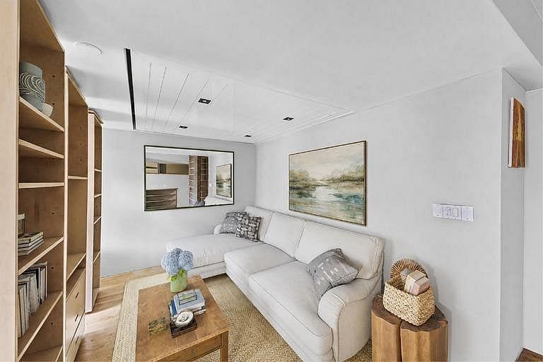 305 West 52nd Street #6A