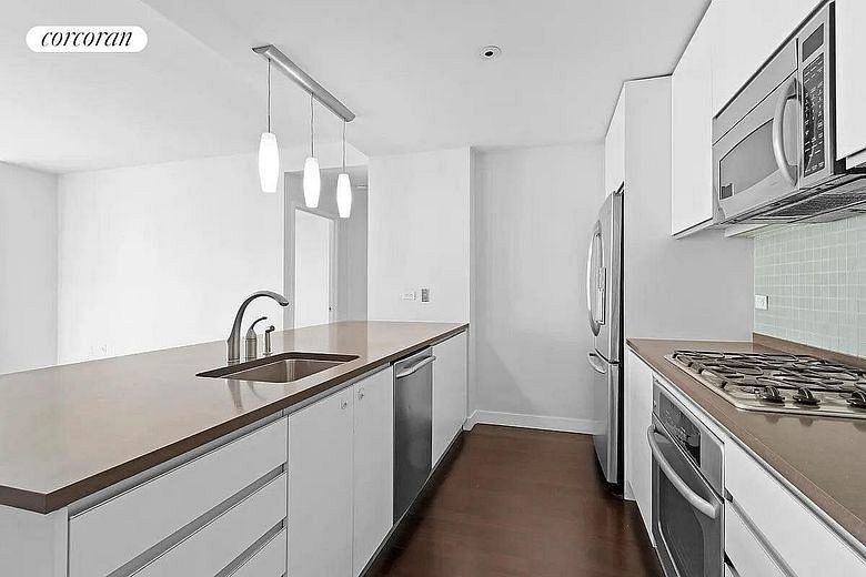 306 Gold Street #16E