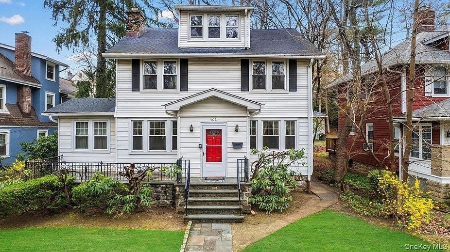 306 Hutchinson Boulevard