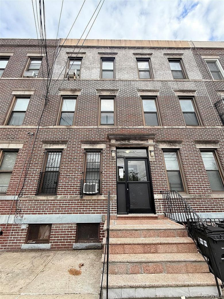 3067 42nd Street