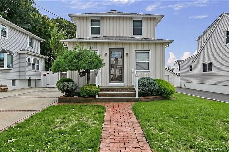 309 Frederick Avenue