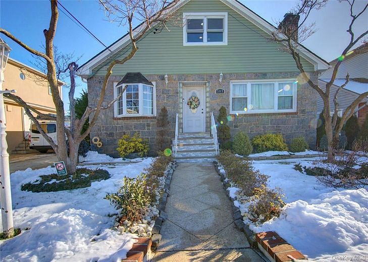 309 Litchfield Avenue