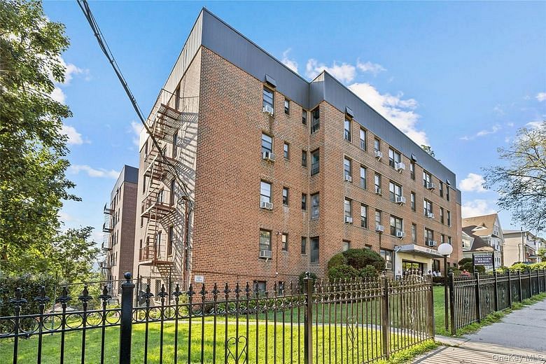 309 N broadway Broadway #2G