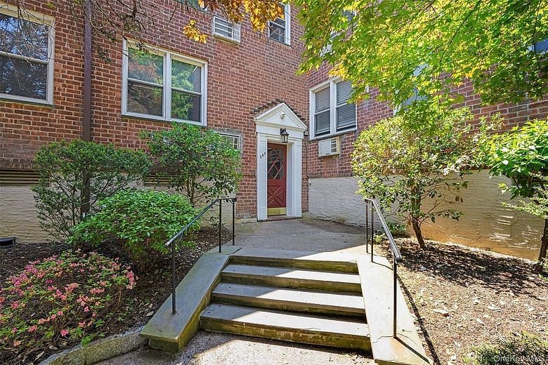 309 Palmer Terrace #2A