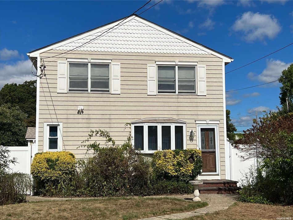 Image 1 of 21 for 1582 4th Street in Long Island, West Babylon, NY, 11704