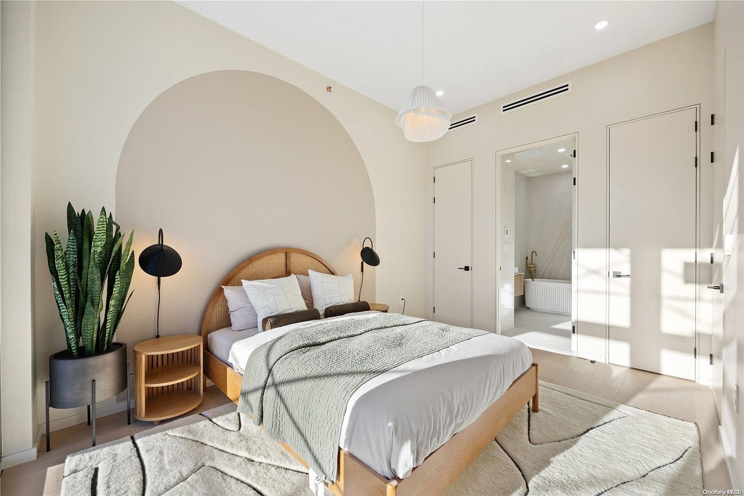 Image 1 of 18 for 31-16 21st Street #2J in Queens, Astoria, NY, 11106