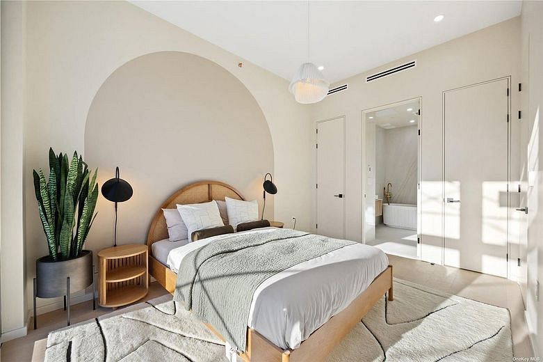 31-16 21st Street #2J