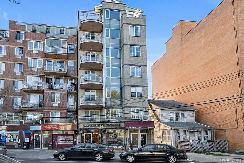 31-18 Union Street #3A