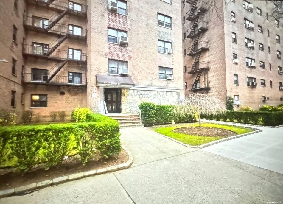 Image 1 of 10 for 31-31 138th Street #2G in Queens, Flushing, NY, 11354
