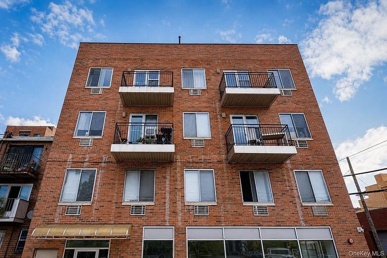 31-53 Linden Place #2E