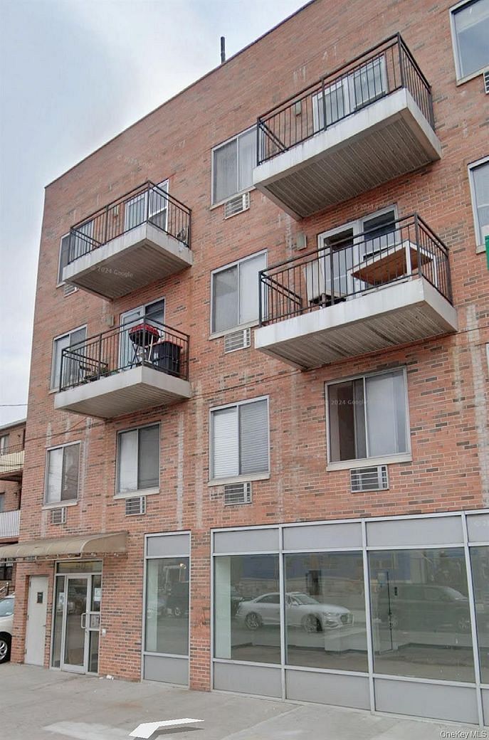 31-53 Linden Place #4B