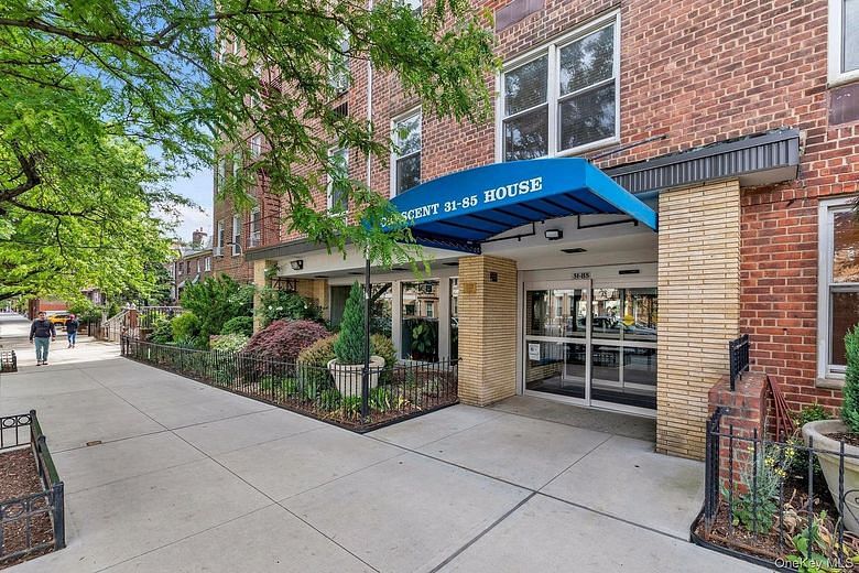 31-85 Crescent Street #2