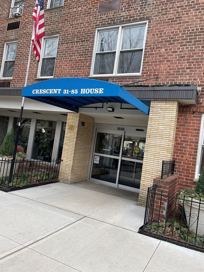 31-85 Crescent Street #604