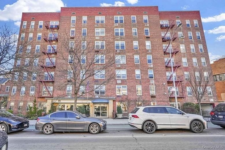 31-85 Crescent Street #608