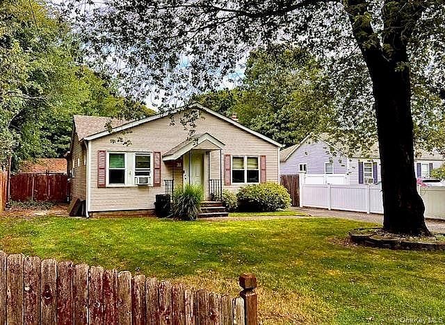 Image 1 of 22 for 31 Champlain Street in Long Island, Brookhaven, NY, 11779