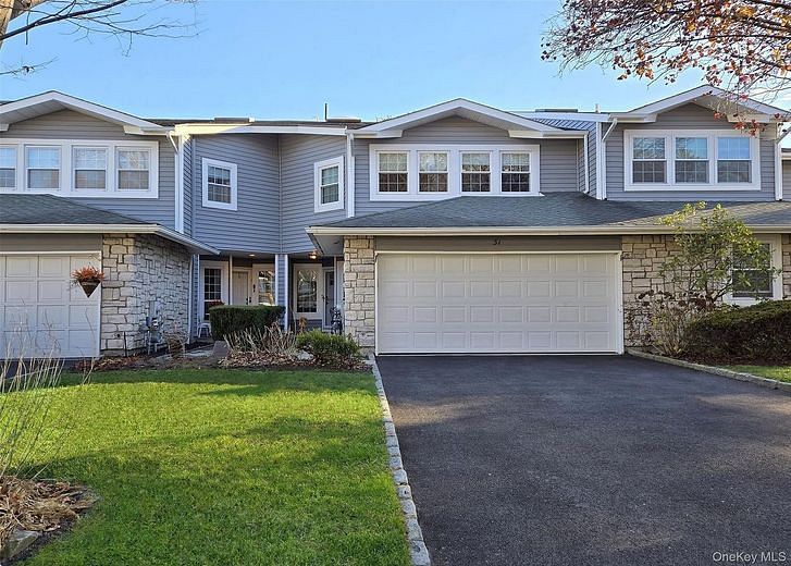 31 Hampshire Court #31