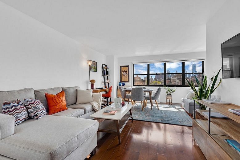 31 Jane Street #7D