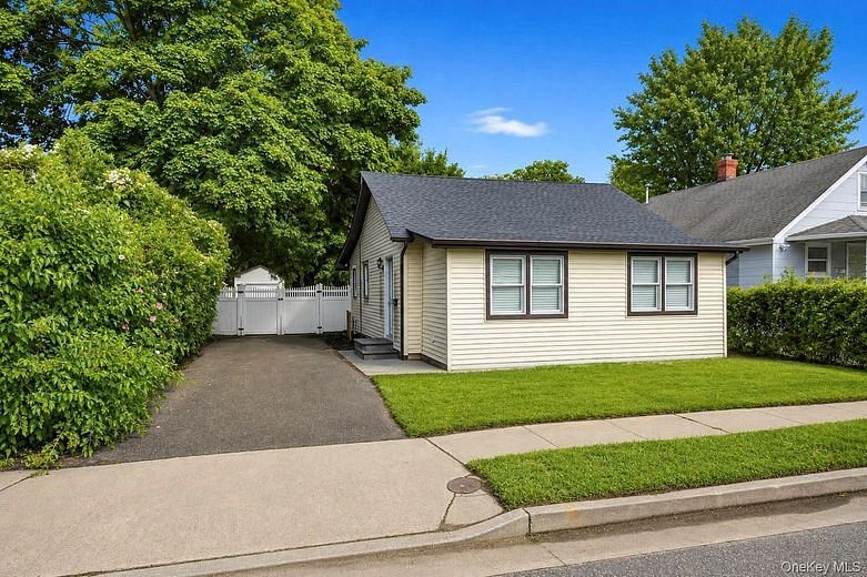 31 Oakland Avenue