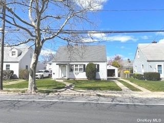 Image 1 of 27 for 31 Peninsula Boulevard in Long Island, Valley Stream, NY, 11581