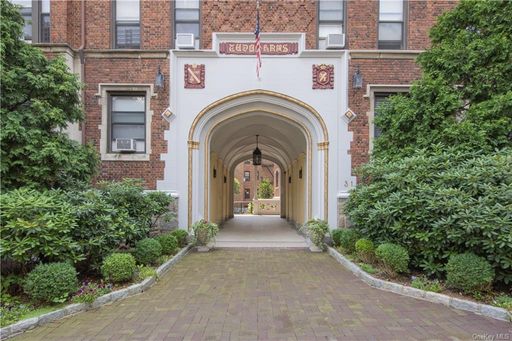 Image 1 of 26 for 31 Pondfield Road W #24 in Westchester, Bronxville, NY, 10708