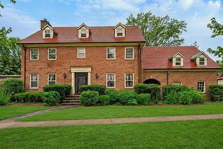 31 Puritan Avenue #HOUSE