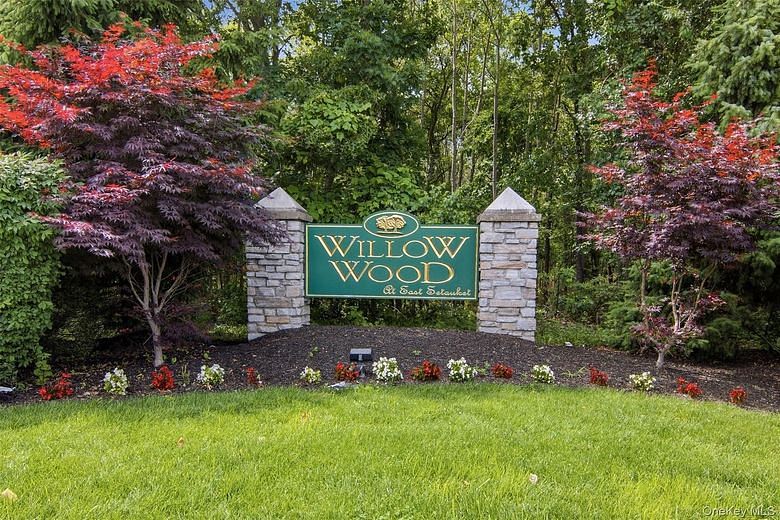 31 Willow Wood Drive