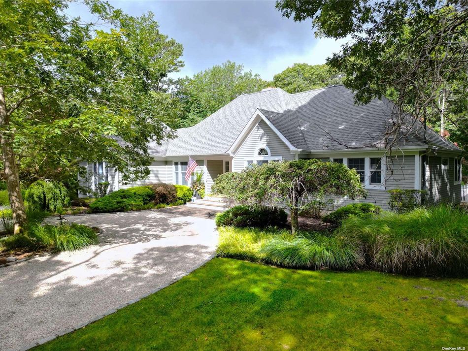 Image 1 of 21 for 31 Windwood Court in Long Island, Westhampton, NY, 11977