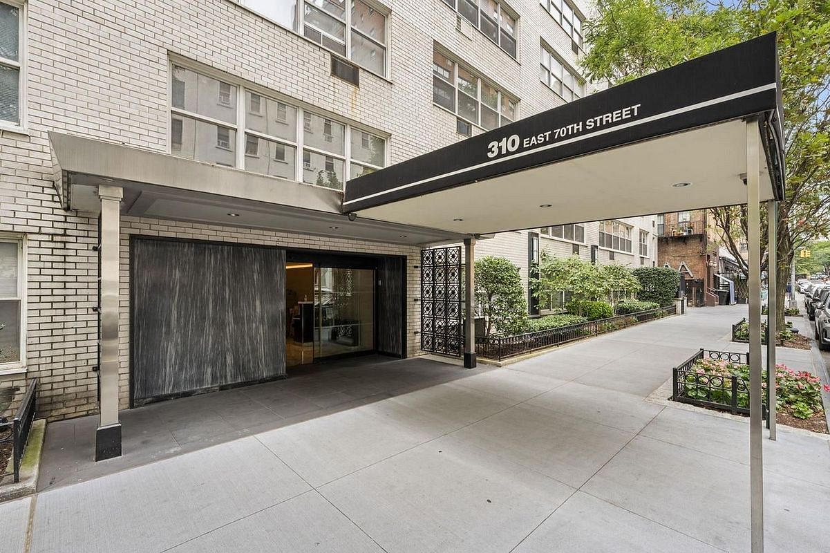 Image 1 of 7 for 310 East 70th Street #1G in Manhattan, New York, NY, 10021