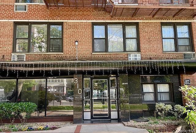 310 Lenox Road #4U