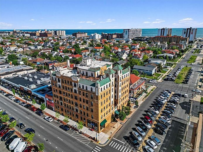 310 Riverside Boulevard #5F
