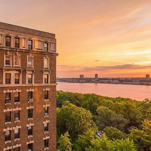 310 Riverside Drive #1110
