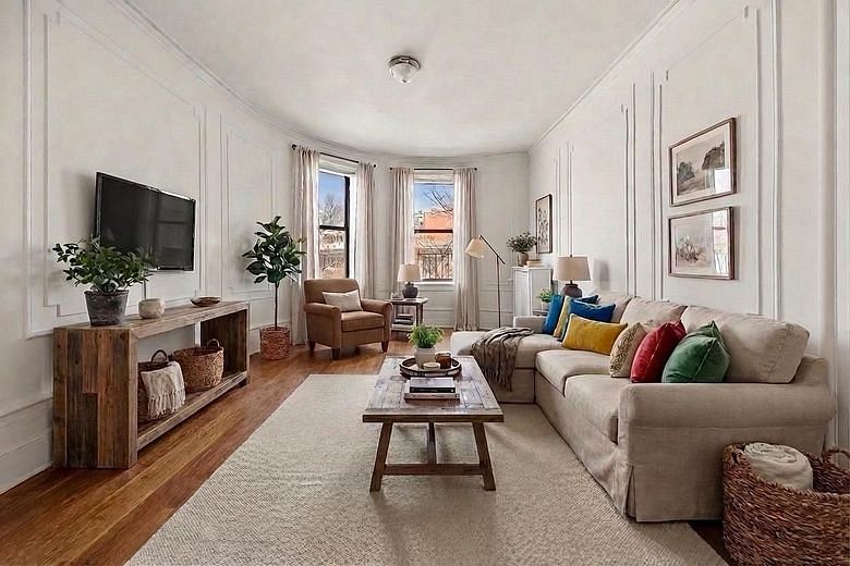 310 Windsor Place #32