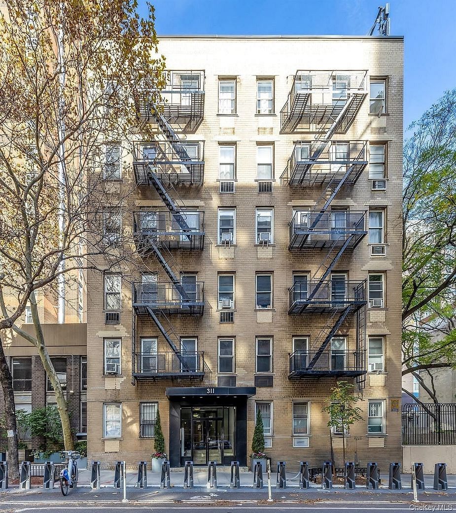 311 E 25th Street #3A