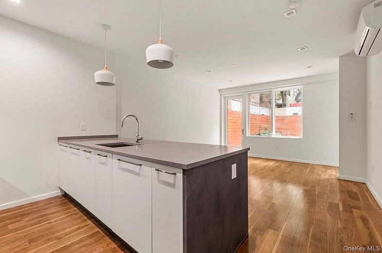 311 Hart Street #1B