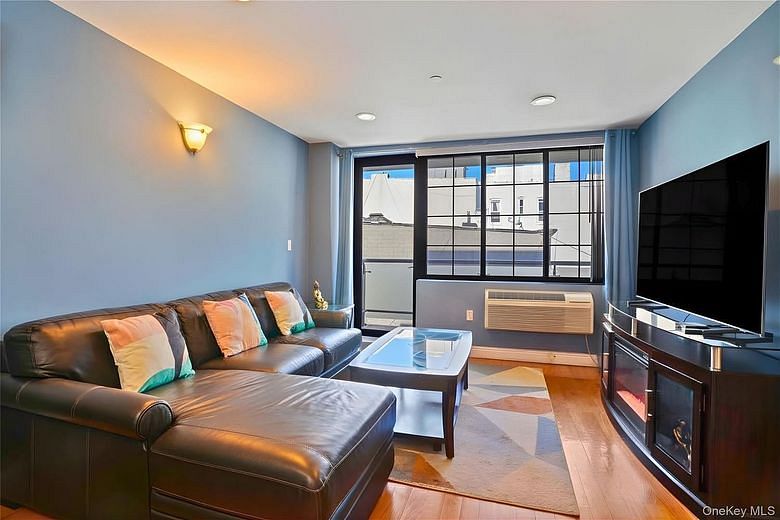 311 Saint Nicholas Avenue #3H