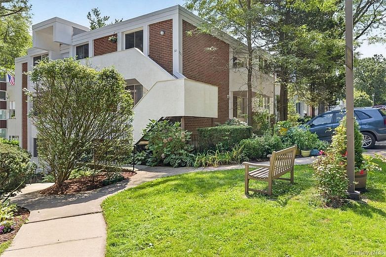 311 Tallwood Drive #311
