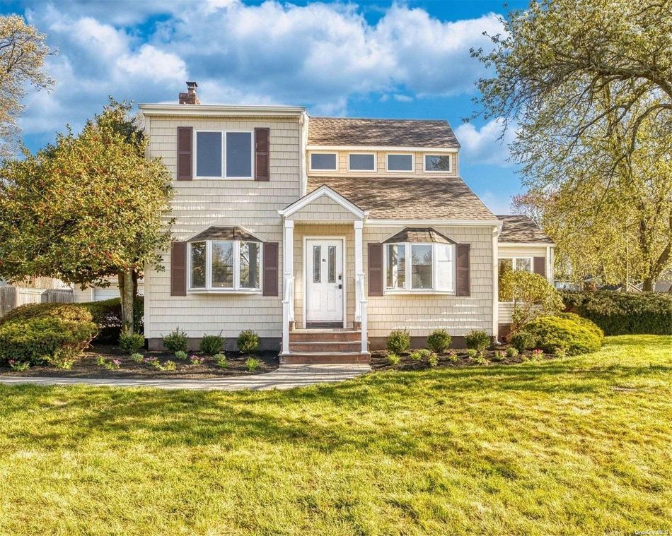 Image 1 of 21 for 312 Concord Street in Long Island, Dix Hills, NY, 11746