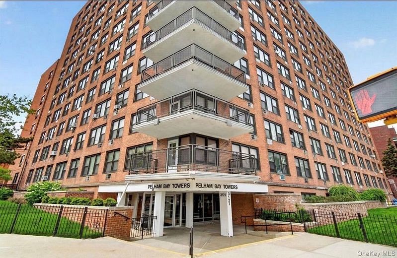 3121 Middletown Road #8A