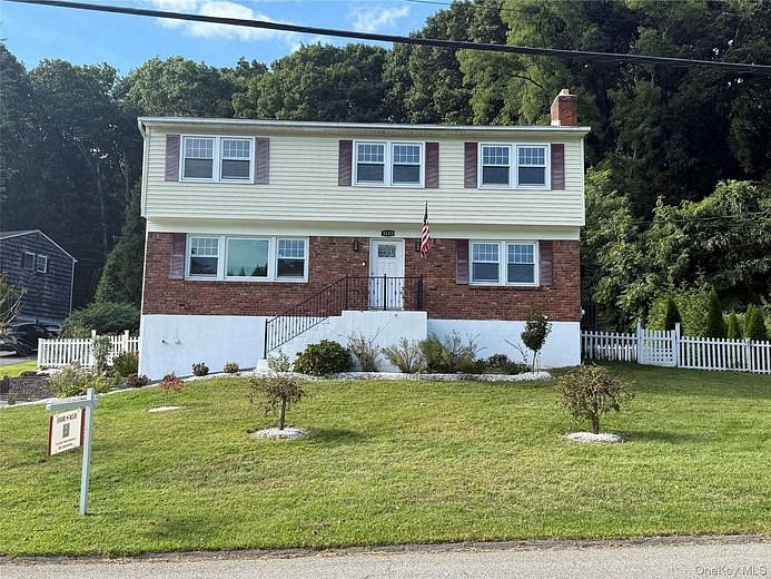 3123 Douglas Drive