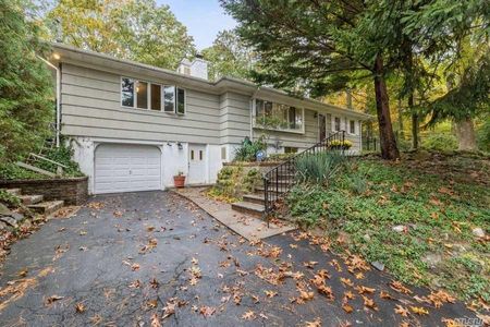 Image 1 of 20 for 66 Daly Road in Long Island, E. Northport, NY, 11731