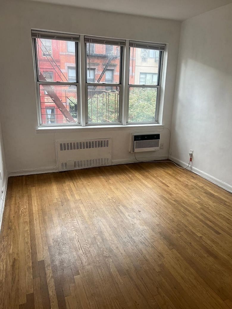 313 East 89th Street #4E