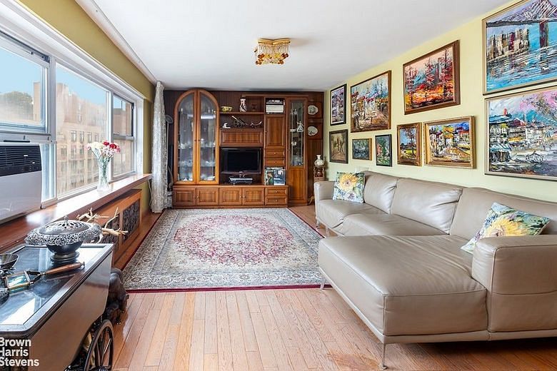 3130 Irwin Avenue #8C