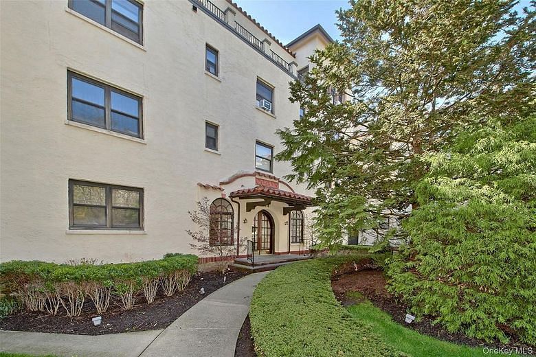 314 Livingston Avenue #203W