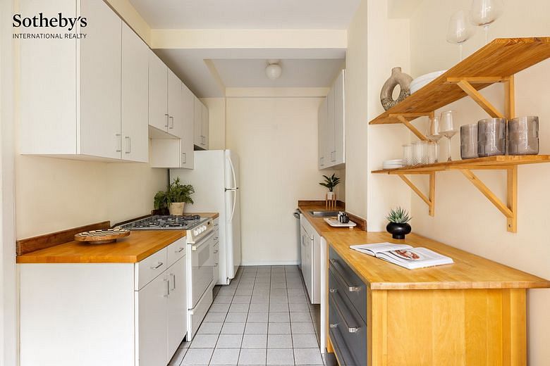 314 West 77th Street #4B